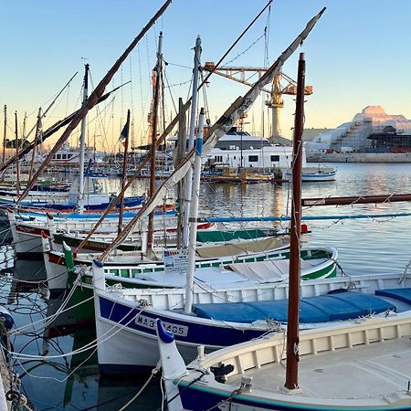Aloha Climatise Parking By Laconciergerie13 La Ciotat Kültér fotó